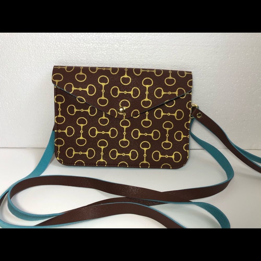 🛑SOLD🛑NWOT Top it off crossbody wristlet